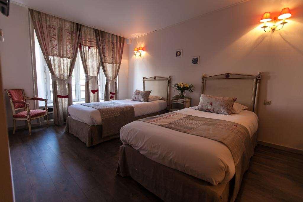 Brit Hotel Bristol Montbeliard Centre Стая снимка