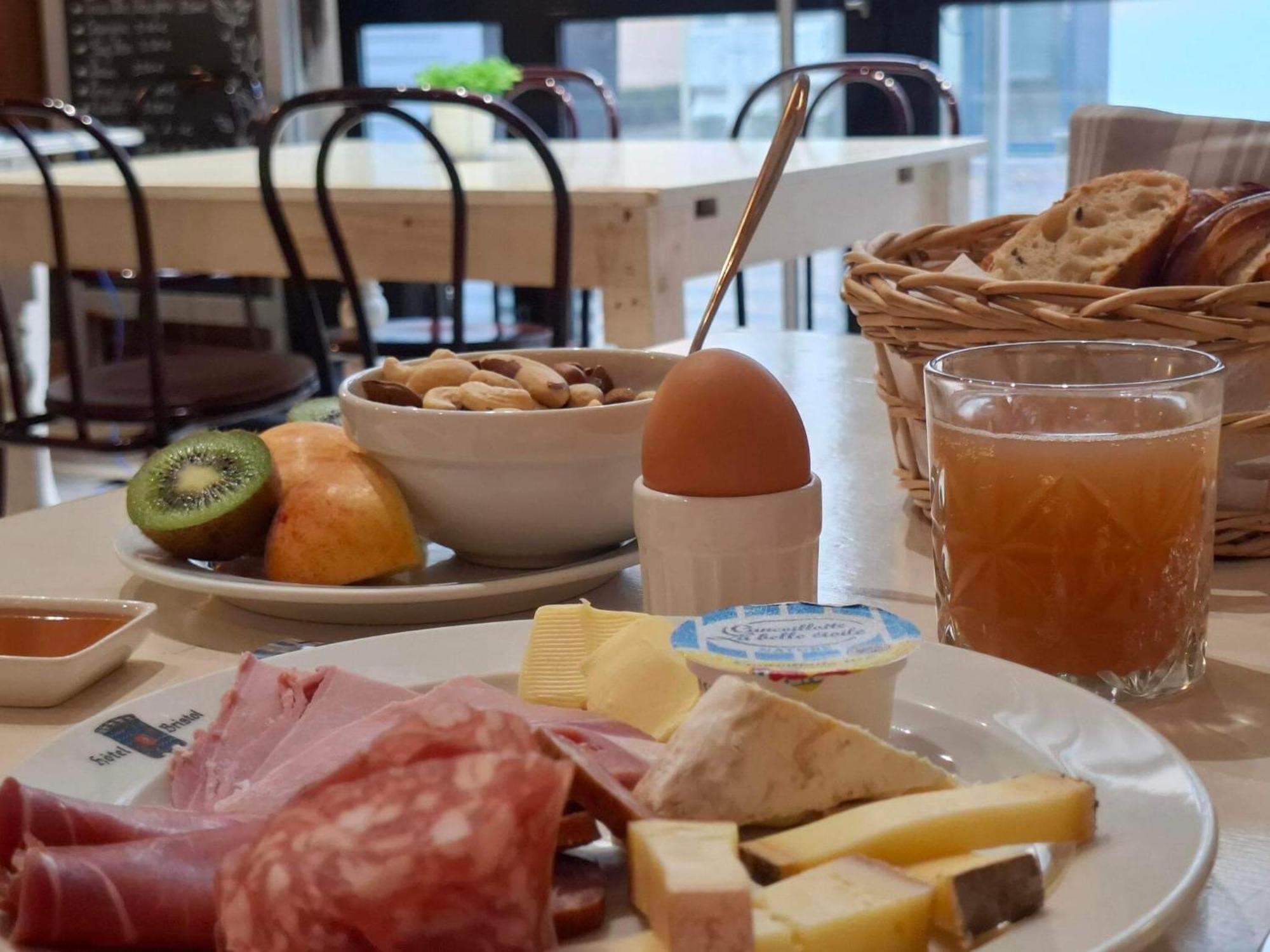 Brit Hotel Bristol Montbeliard Centre Екстериор снимка